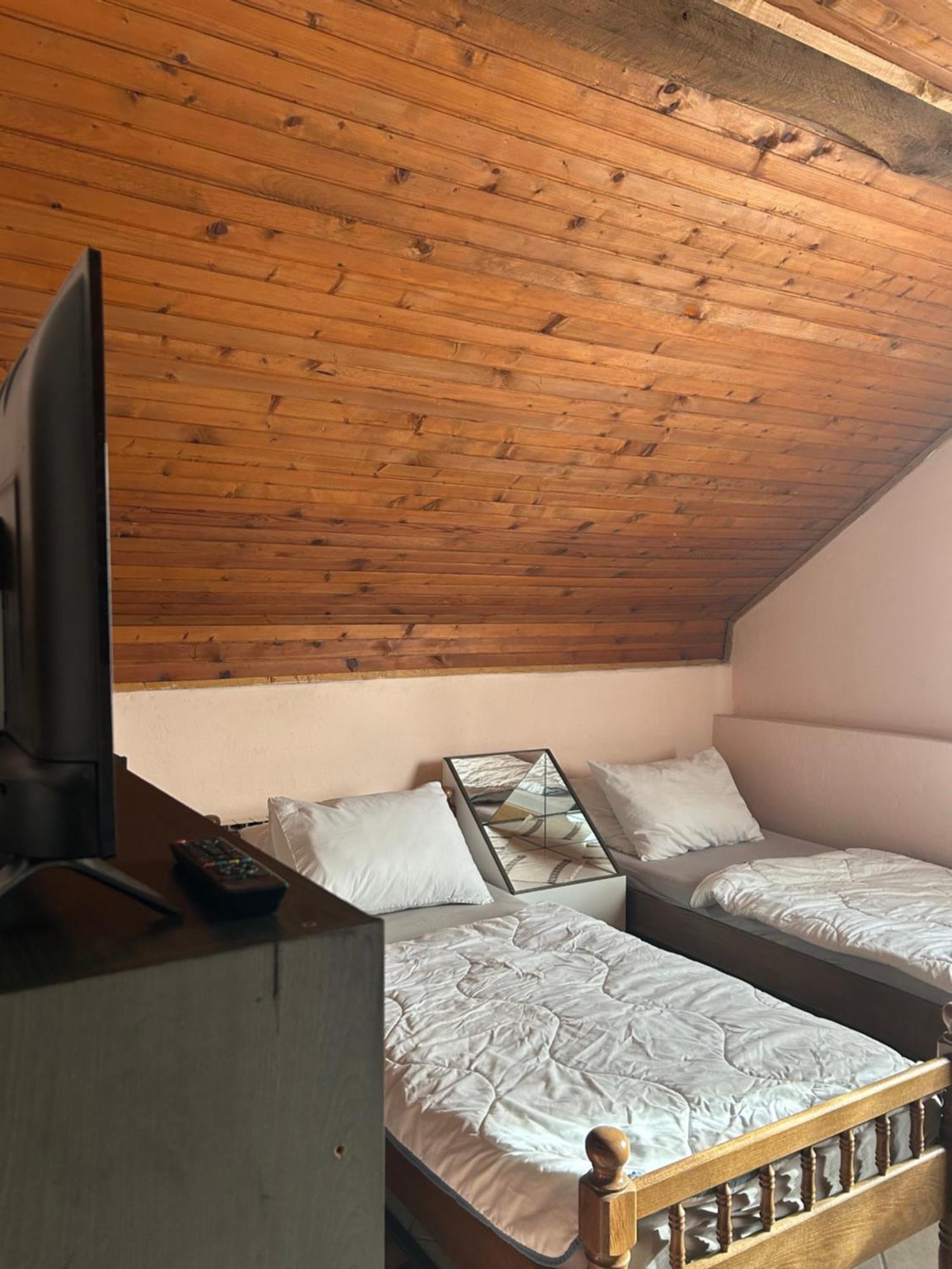 B&B Lukac Kutina Buitenkant foto