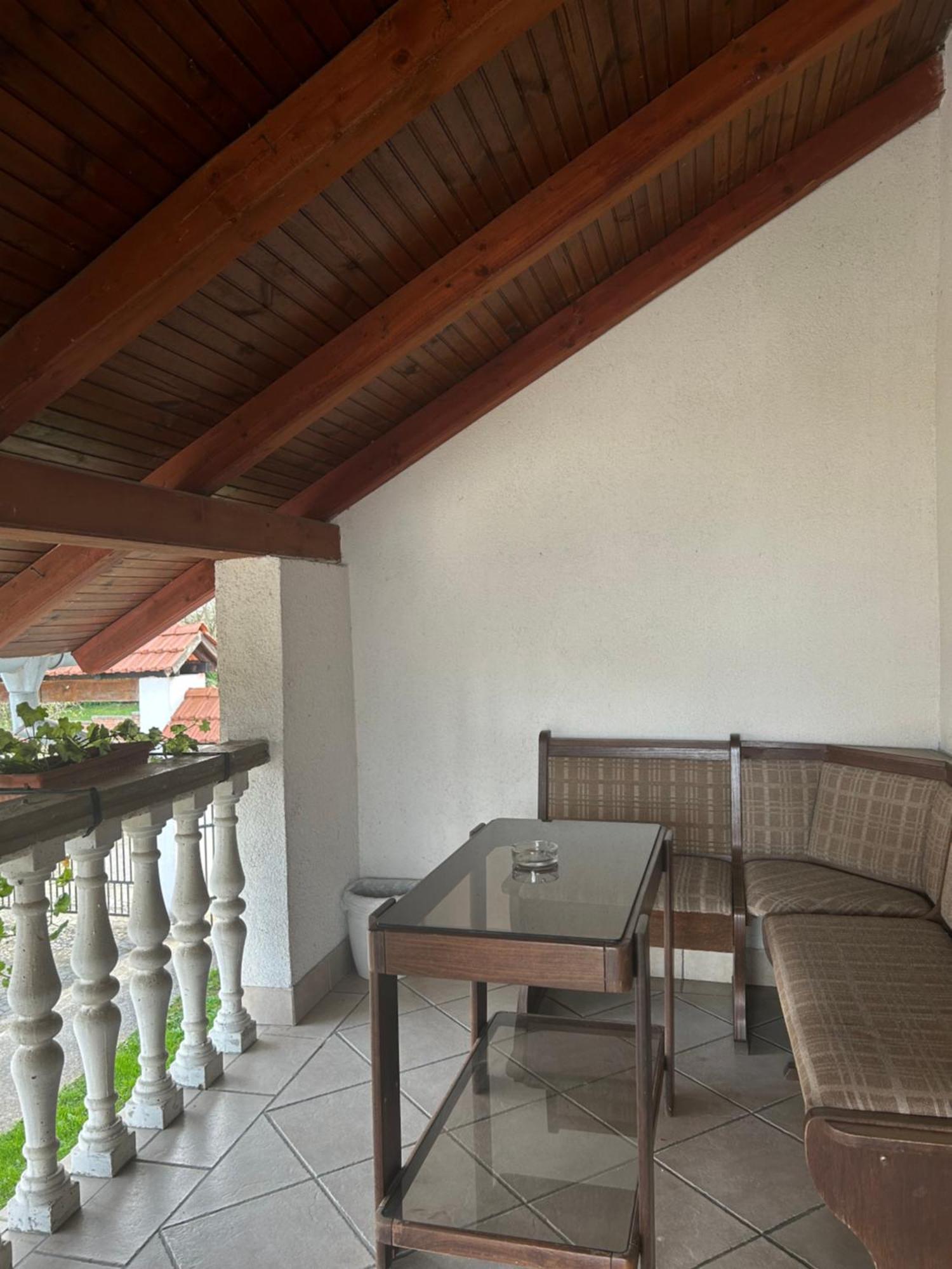B&B Lukac Kutina Buitenkant foto