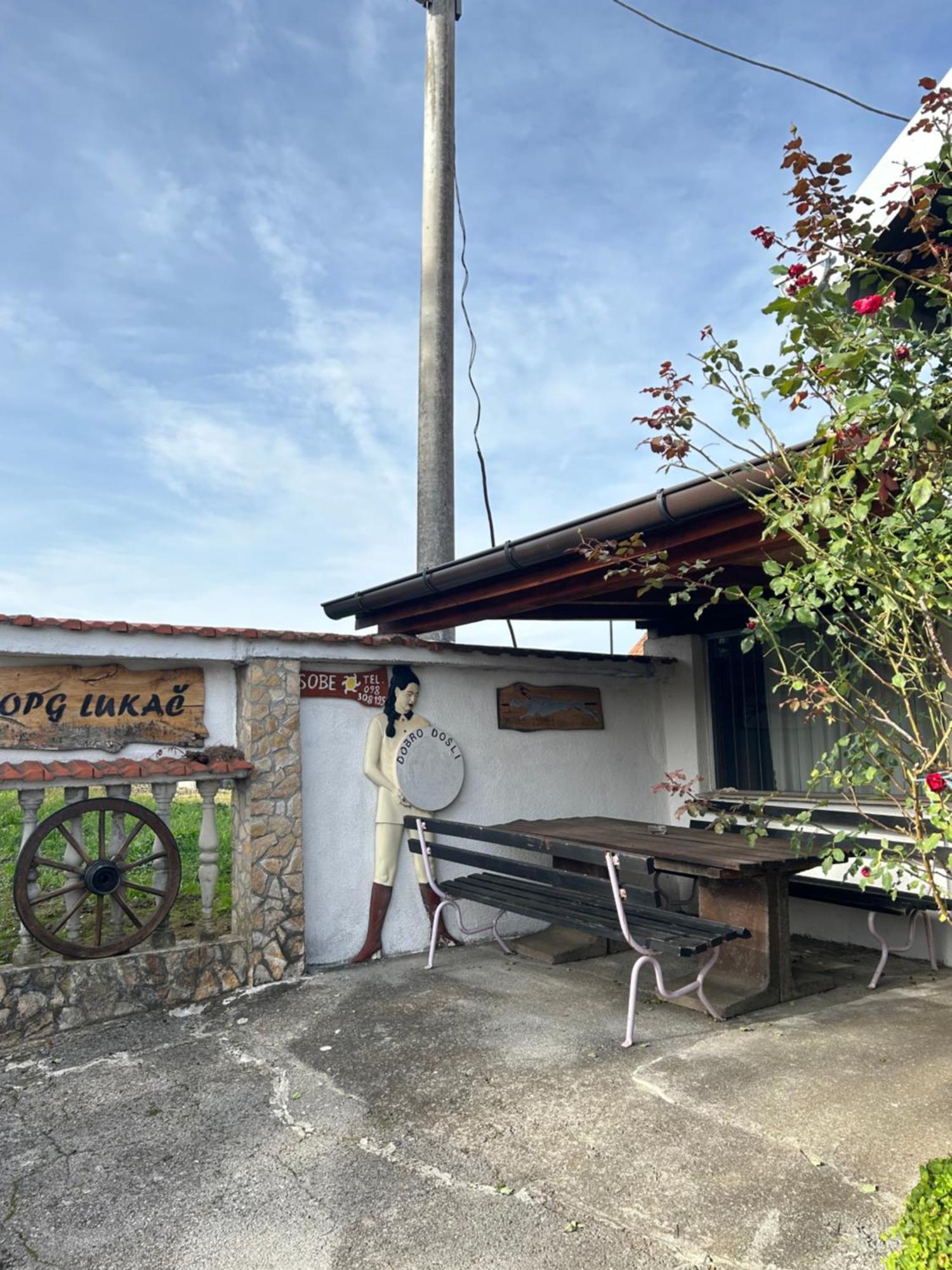 B&B Lukac Kutina Buitenkant foto